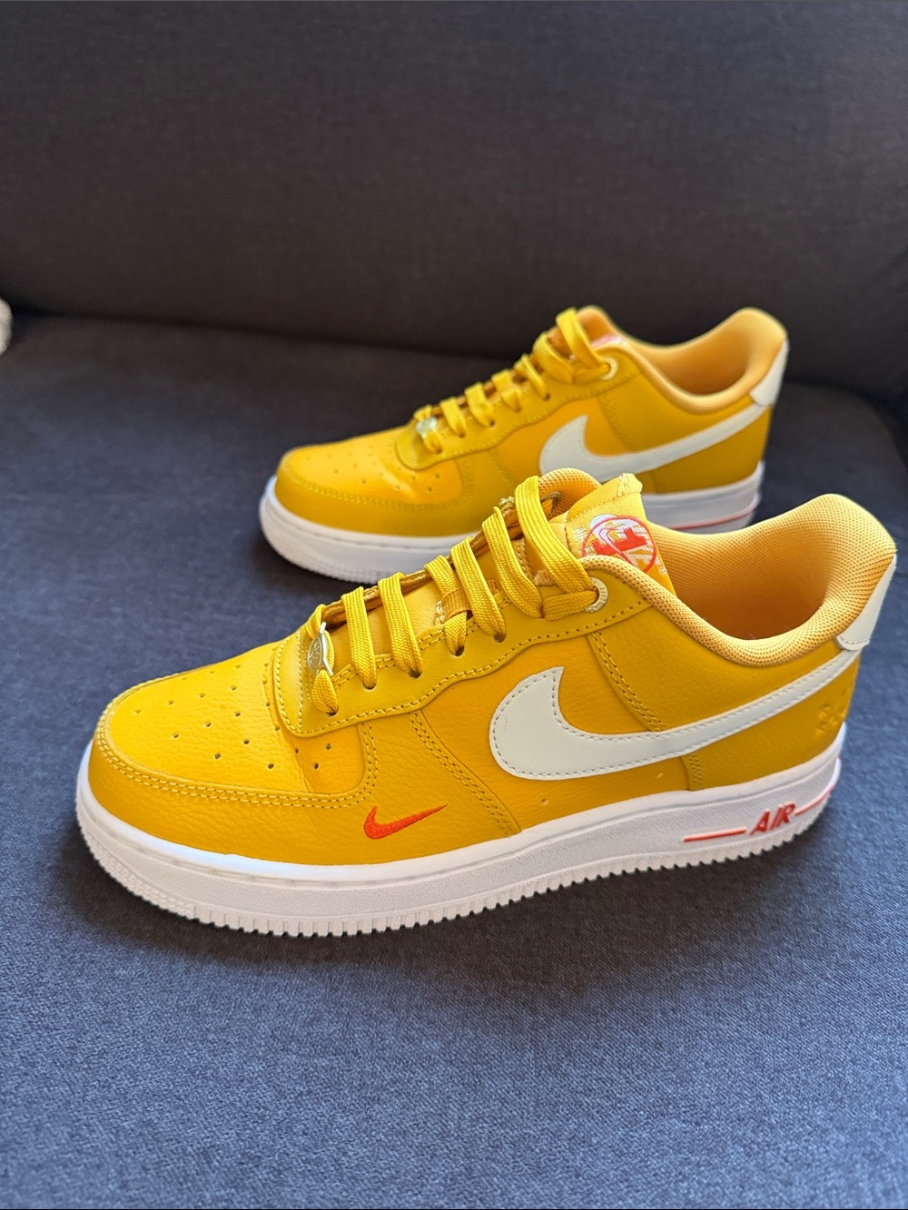 Women’s Nike Air Force 1 Mini Swoosh Yellow/White Size 7 Rare Colorway.